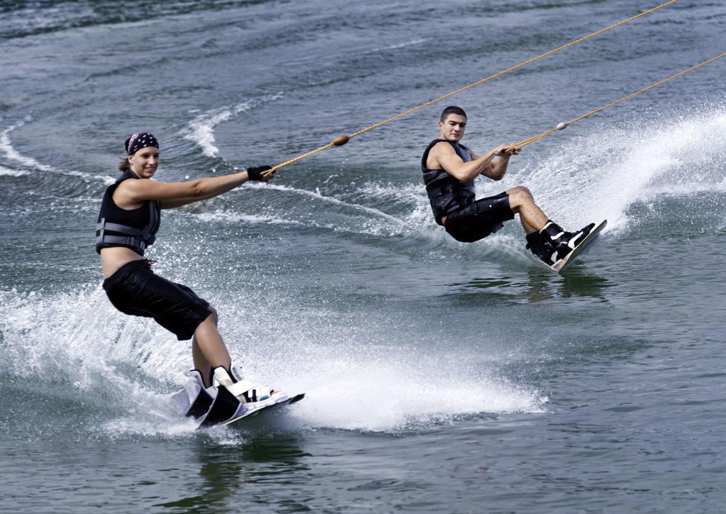 Åk Vattenskidor/Wakeboard för 2